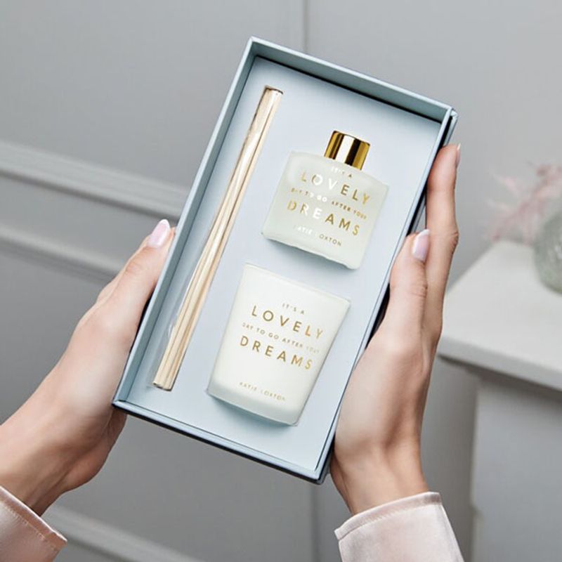 Gavesett duftlys - duftpinner IT'S A LOVELY DAY Katie Loxton