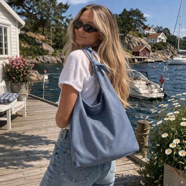 Skulderveske m clutch azzurro lys blå Caleidos